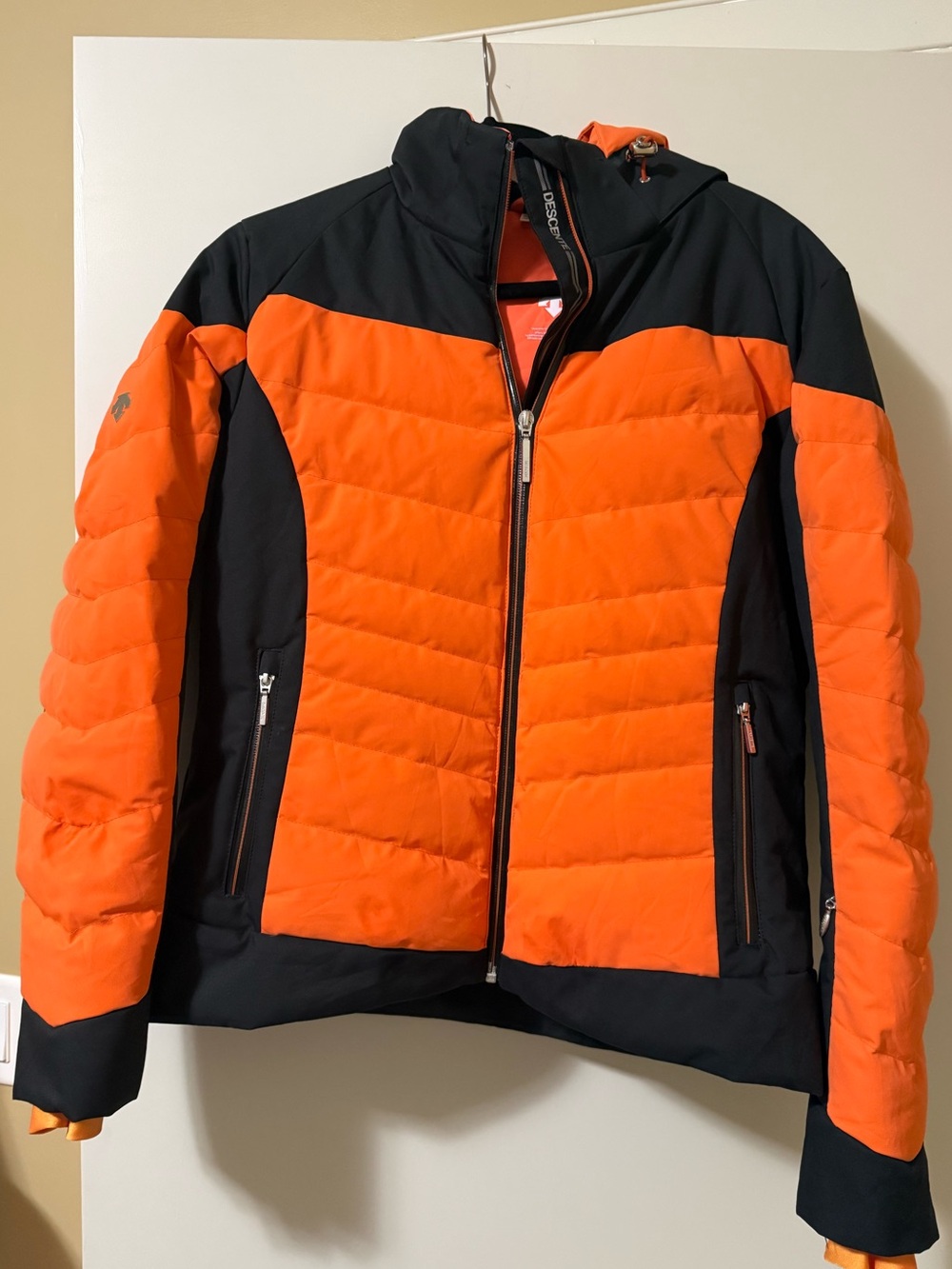 Women’s Hooded Insulated Ski Jacket - Orange/Black